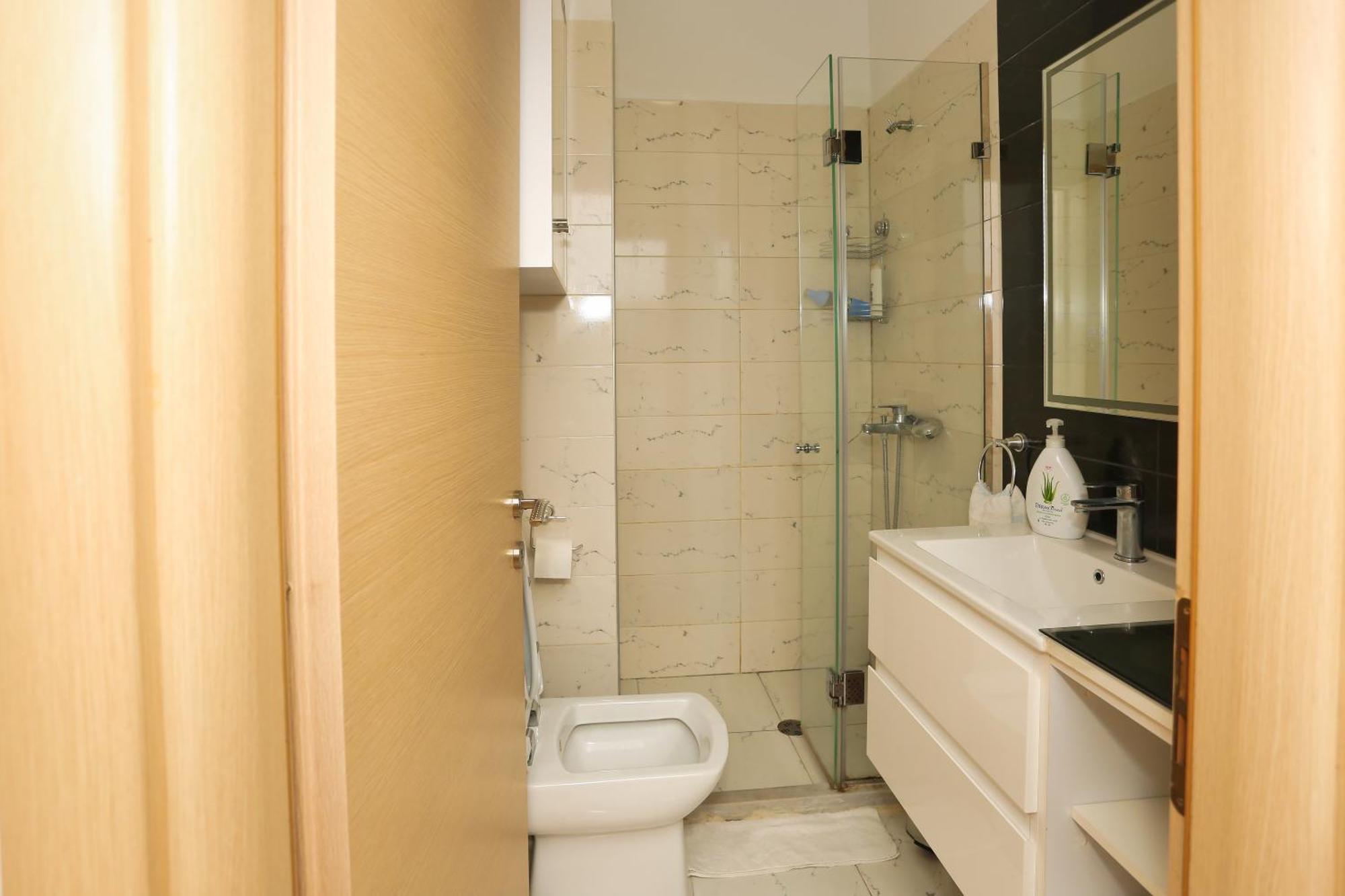 Cozy Apartment Near Square 21 Tiranë Ngoại thất bức ảnh