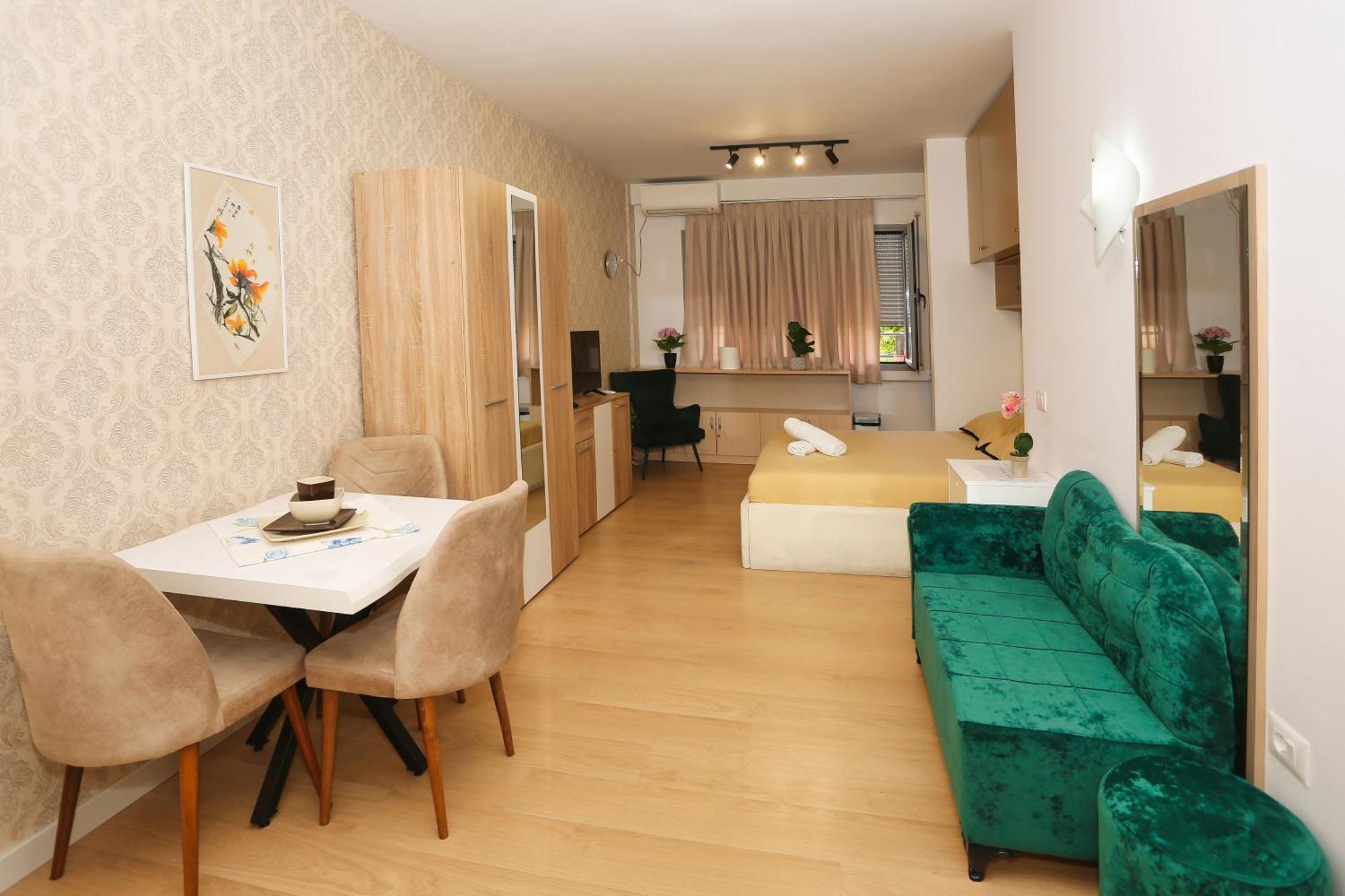 Cozy Apartment Near Square 21 Tiranë Ngoại thất bức ảnh