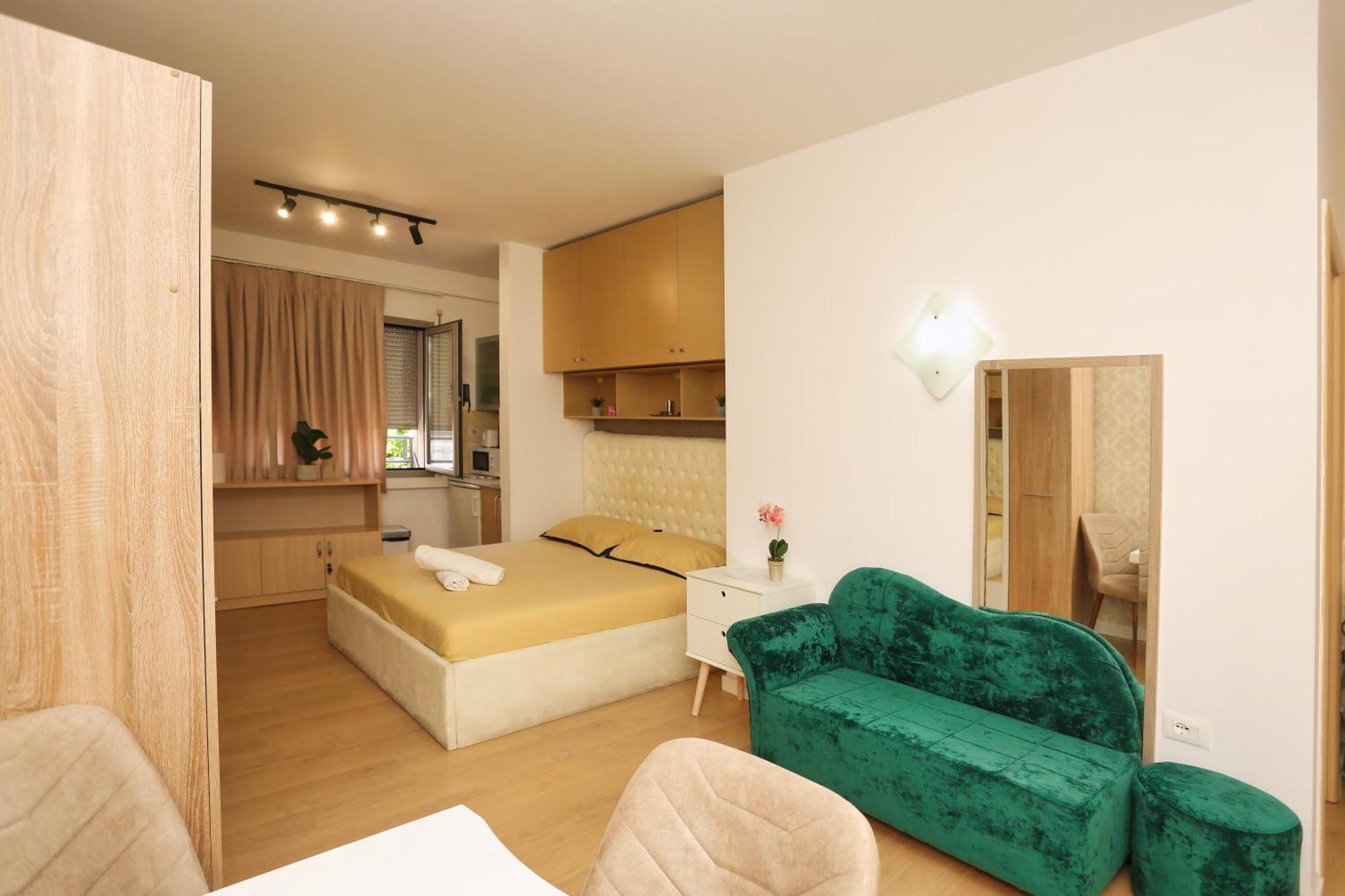 Cozy Apartment Near Square 21 Tiranë Ngoại thất bức ảnh