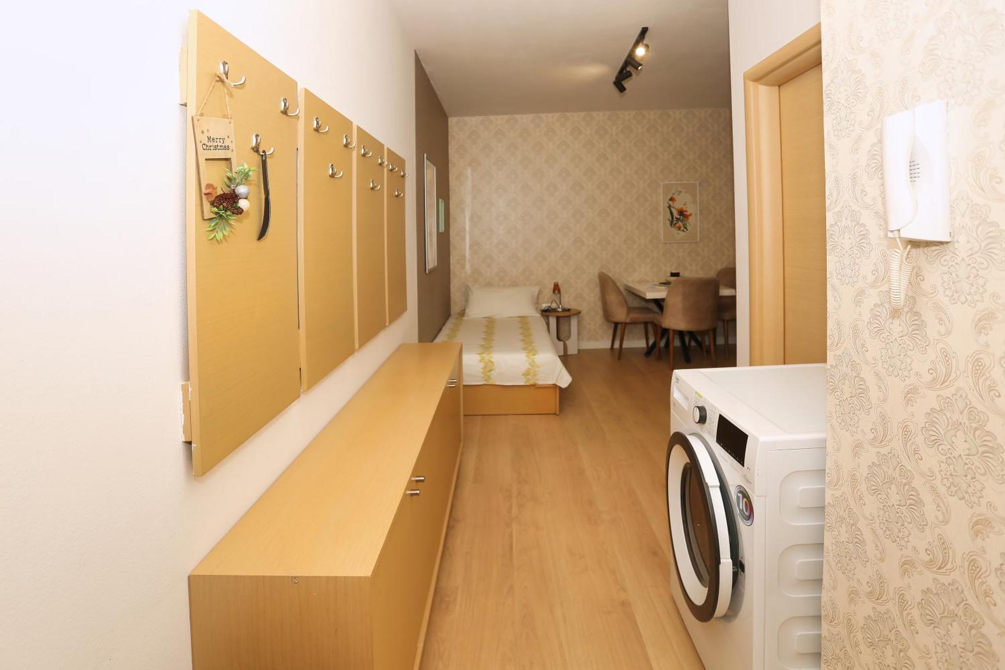 Cozy Apartment Near Square 21 Tiranë Ngoại thất bức ảnh